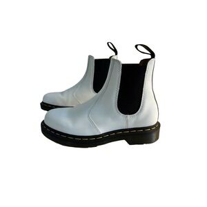 Dr Martens 2976 Smooth Leather Platform Chelsea Boots Women Size 6 White Pull On